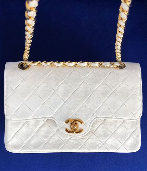 auth chanel white v|Chanel leather bag authentication.